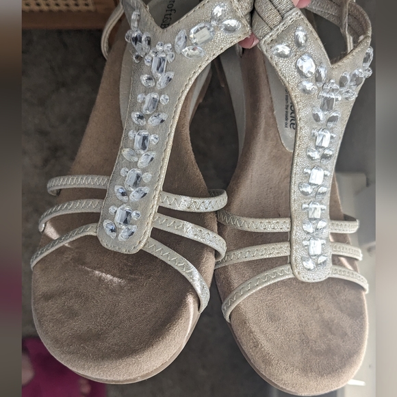 Croft and Barrow Ortholite Hymn Champagne Wedge Strappy Sandals Size 7 Jeweled - Picture 5 of 8